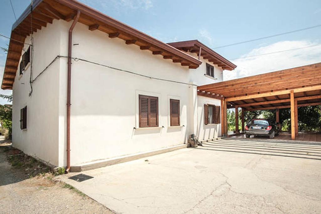 Agriturismo Miracco Atanasio Franco "Il Maniero" Santa Sofia d'Epiro Екстер'єр фото