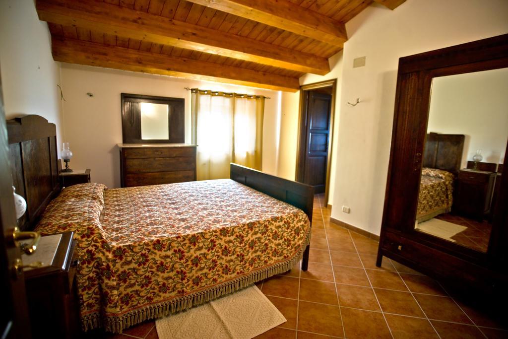 Agriturismo Miracco Atanasio Franco "Il Maniero" Santa Sofia d'Epiro Екстер'єр фото